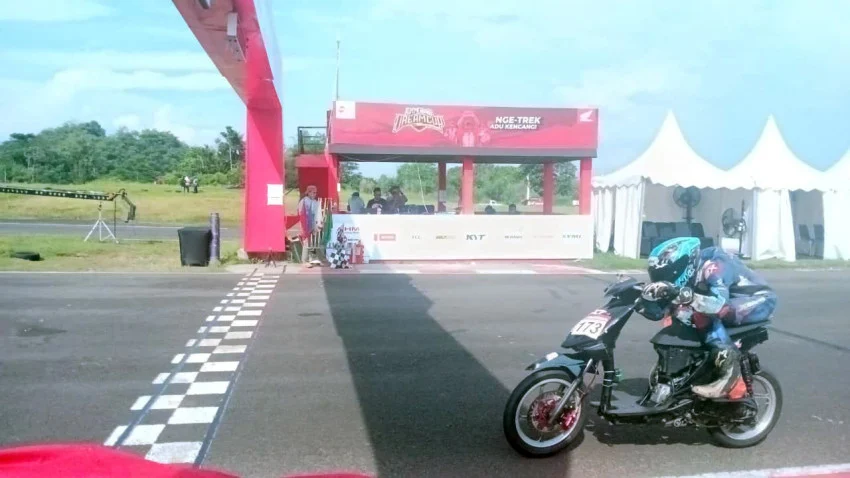 12-kelas-balap-meriahkan-astra-honda-dream-cup-2026-di-tasikmalaya-rre