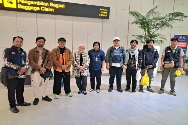 6-wni-relawan-global-sumud-land-convoy-yang-terhenti-di-libya-dipulangkan-kemlu-njx