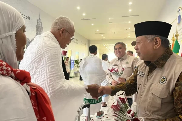 78446-jemaah-dan-816-petugas-haji-telah-tiba-di-makkah-eku