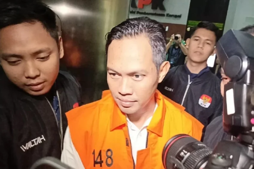 8-pejabat-rsud-cilacap-diperiksa-kpk-telusuri-iuran-thr-bupati-syamsul-auliya-sss