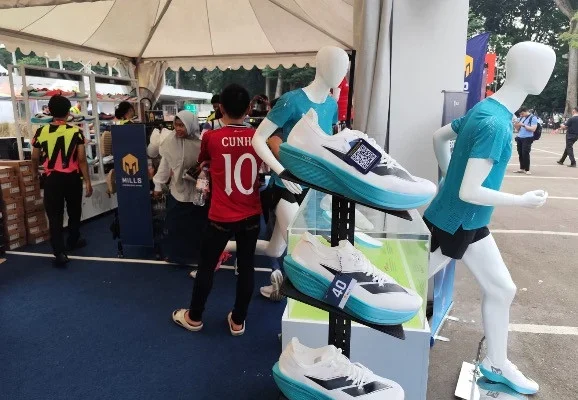 ajang-lari-berlabel-internasional-bakal-dimeriahkan-sepatu-super-ringan-hypercharge-r26-fvd