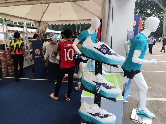 ajang-lari-berlabel-internasional-bakal-dimeriahkan-sepatu-super-ringan-hypercharge-r26-fvd