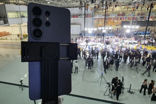 alasan-galaxy-s26-ultra-disebut-ai-phone-paling-matang-untuk-kerja-mobile-di-2026-aqi