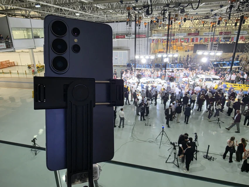 alasan-galaxy-s26-ultra-disebut-ai-phone-paling-matang-untuk-kerja-mobile-di-2026-aqi