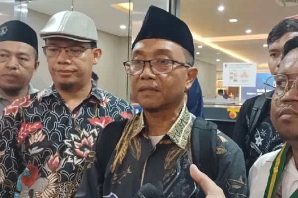 aliansi-ormas-islam-desak-bareskrim-usut-ade-armando-abu-janda-dan-grace-natalie-terkait-ceramah-jusuf-kalla-hmr