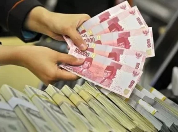 ambruk-makin-parah-rupiah-sore-ini-sentuh-rp17795-per-dolar-as-jtg