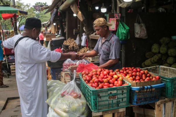 apakah-orang-desa-menderita-terdampak-pelemahan-rupiah-ini-penjelasan-ekonom-nyw