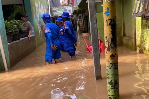 bpbd-dki-26-rt-di-jakarta-timur-masih-teredam-banjir-pagi-ini-lkl