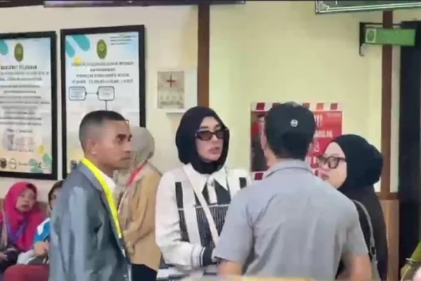 clara-shinta-bongkar-isi-perjanjian-pranikah-larang-suami-chat-wanita-lain-tow