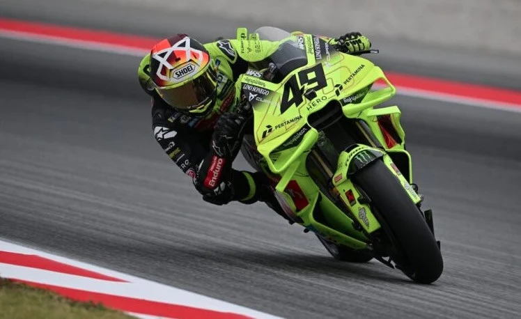diwarnai-kecelakaan-horor-fabio-di-giannantonio-juara-motogp-catalunya-2026-ujz