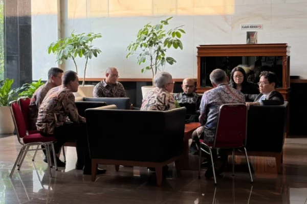 dolar-as-tembus-rp17500-purbaya-gelar-rapat-dadakan-di-lobby-kemenkeu-xhx