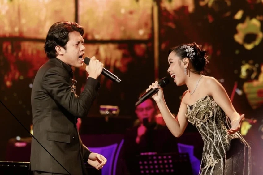 duet-manis-celyna-dan-rony-parulian-di-grand-final-indonesian-idol-xiv-bikin-juri-baper-vjt