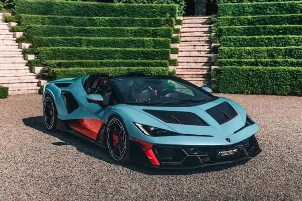 fenomeno-roadster-hypercar-paling-kencang-buatan-lamborghini-wej