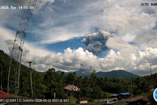 gunung-dukono-48-kali-erupsi-sejak-914-mei-ketinggian-kolom-mencapai-4300-meter-jmq