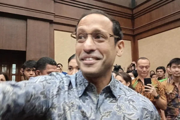 hakim-kabulkan-permohonan-tahanan-rumah-nadiem-makarim-xlw