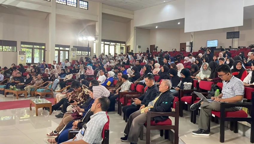 inews-campus-connect-2026-disambut-antusias-ratusan-mahasiswa-uns-tyf