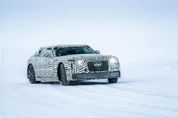 jaguar-type-01-supergt-ev-mobil-listrik-dengan-tenaga-lebih-dari-1000-hp-rre