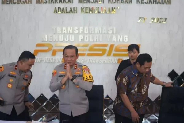 kapolda-metro-jaya-resmi-dijabat-komjen-asep-edi-suheri-sandang-pangkat-jenderal-bintang-3-wbq