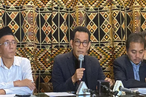 kasus-ijazah-palsu-jokowi-janggal-troya-minta-kejati-dki-kembalikan-spdp-ke-polisi-jhh