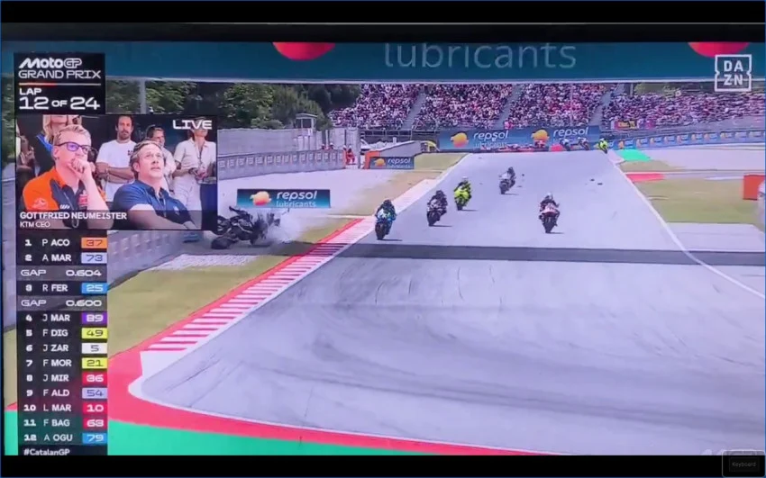 kecelakaan-beruntun-terjadi-di-motogp-catalunya-motor-alex-marquez-terbelah-zxt