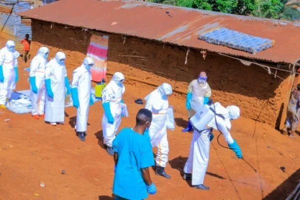 kepala-who-kunjungi-pusat-wabah-ebola-gcm