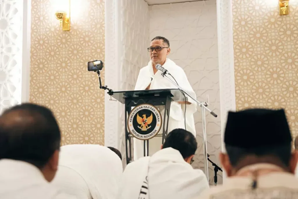 khutbah-wukuf-arafah-menhaj-gus-irfan-gaungkan-tri-sukses-haji-lnu