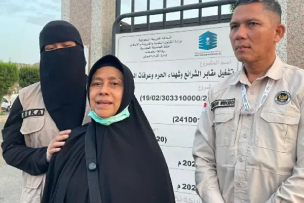 kisah-tegar-istri-jemaah-haji-firdaus-ikut-cari-suami-selama-seminggu-kini-ikhlas-melepasnya-mni