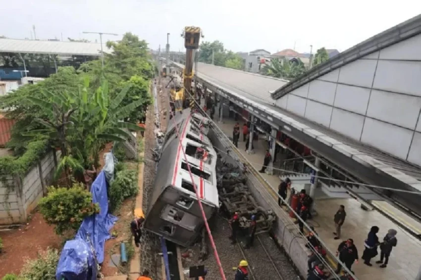 komisi-v-dpr-dorong-evaluasi-sistem-keselamatan-kereta-api-xyj
