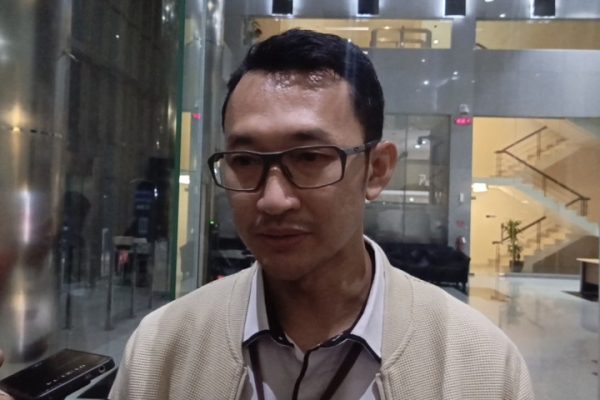 kpk-fasilitasi-8-tahanan-beribadah-di-peringatan-kenaikan-yesus-kristus-dtx