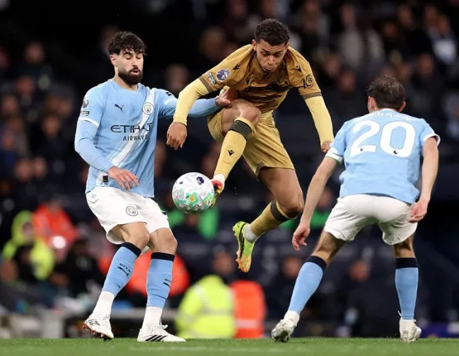 manchester-city-ngamuk-hajar-palace-30-persaingan-gelar-liga-inggris-kian-panas-gah