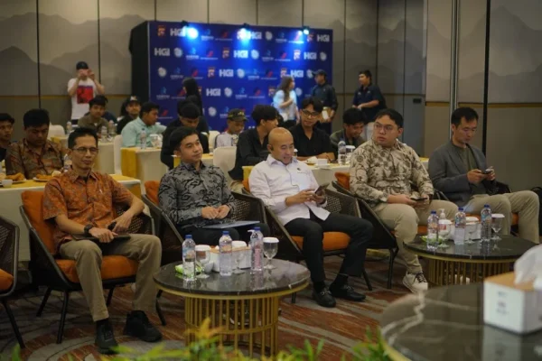 marak-risiko-aktivitas-digital-hgi-dan-polda-sumbar-gelar-literasi-digital-pdl