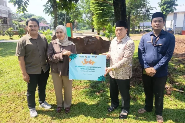 mnc-peduli-dan-kek-mnc-lido-city-salurkan-11-hewan-kurban-ke-warga-bogor-wag