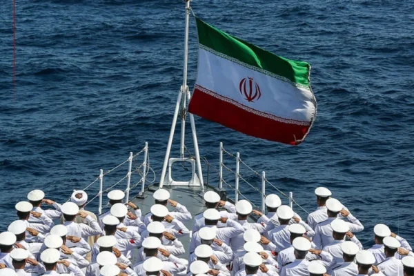 mojtaba-perintahkan-militer-iran-lanjutkan-perang-2-drone-hantam-uea-kqz