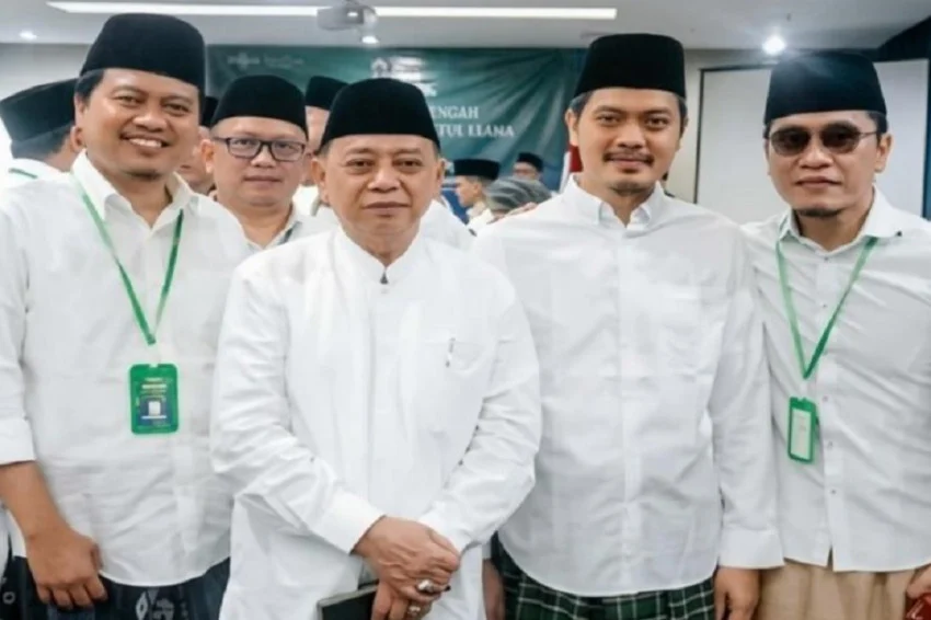 momen-tiga-tokoh-nu-duduk-satu-meja-saat-pendidikan-kepemimpinan-di-pmknu-cirebon-wpn