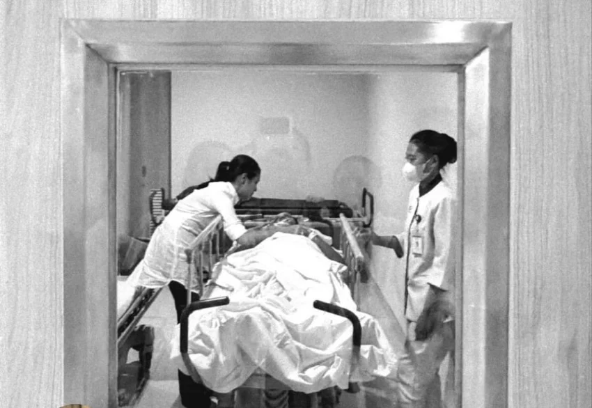 nadiem-jalani-operasi-seusai-dituntut-18-tahun-penjara-istri-setia-menemani-upw