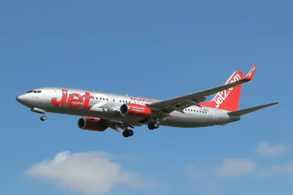 ngeri-pilot-pesawat-pembawa-220-penumpang-mendadak-serangan-jantung-di-ketinggian-30000-kaki-mka