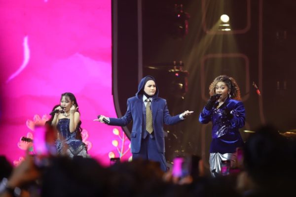 nyanyi-bareng-salma-salsabil-celyna-dan-niki-becker-akui-sulit-bawa-lagu-beat-joy