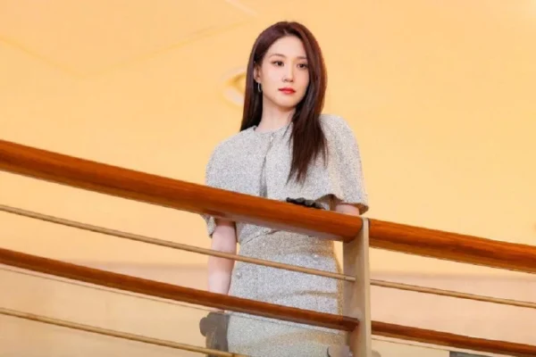 park-eun-bin-tampil-dingin-dan-misterius-di-drama-baru-spooky-in-love-asa