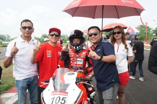 pembalap-cilik-agam-abdillah-curi-perhatian-di-astra-honda-dream-cup-2026-tasikmalaya-phs
