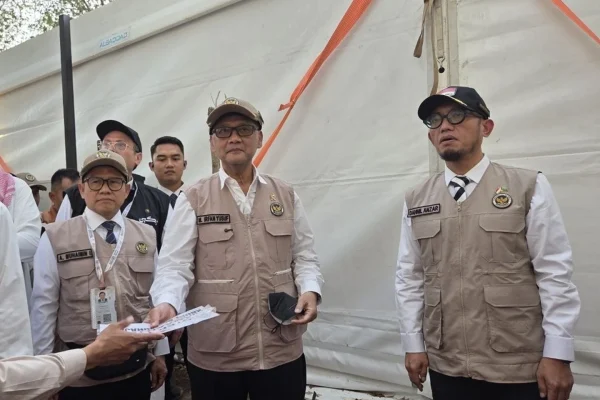 pemerintah-minta-kbihu-ikuti-aturan-jelang-puncak-ibadah-haji-ancam-cabut-izin-jika-masih-bandel-pjh