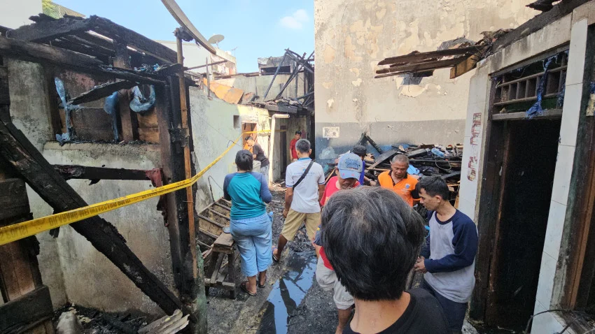 penampakan-lokasi-kebakaran-di-tambora-jakbar-hanguskan-27-rumah-rgr