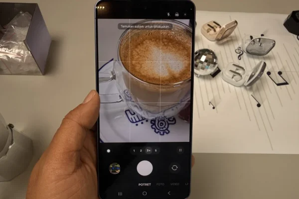perbandingan-kamera-malam-samsung-s26-ultra-vs-s25-ultra-bedanya-jauh-banget-opm