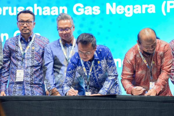 perkuat-ketahanan-energi-pln-epi-teken-4-perjanjian-jual-beli-gas-dan-lng-di-ipa-convex-2026-lvl