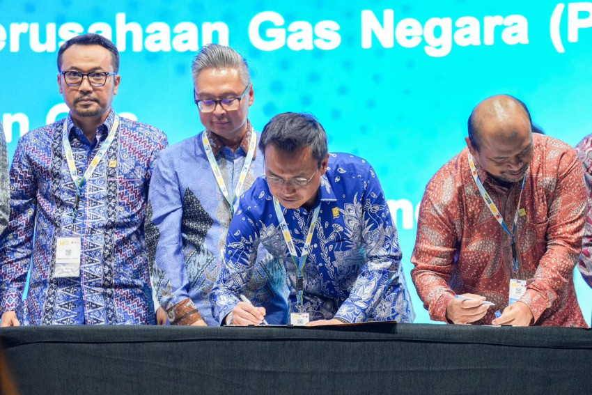 perkuat-ketahanan-energi-pln-epi-teken-4-perjanjian-jual-beli-gas-dan-lng-di-ipa-convex-2026-lvl