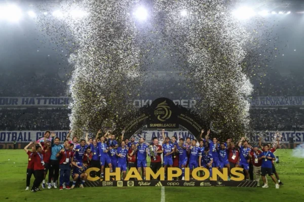 persib-bandung-juara-super-league-20252026-persija-selamat-spu