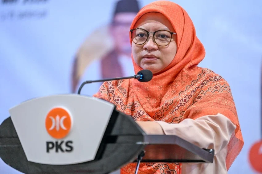 pks-tekankan-peran-perempuan-dalam-penguatan-ekonomi-keluarga-dan-nasional-ccx