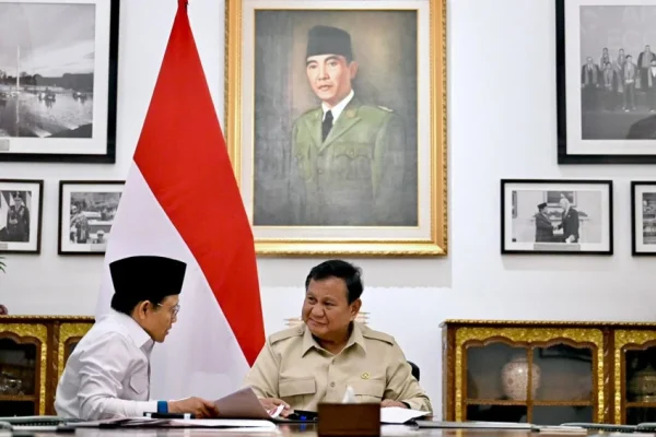 prabowo-instruksikan-sinkronisasi-data-bansos-88-daerah-jadi-prioritas-pengentasan-kemiskinan-zpq