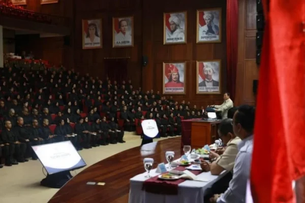 presiden-prabowo-bekali-400-calon-pemimpin-perusahaan-bumn-di-pflp-2026-niw