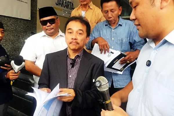 razman-sebut-kasus-tudingan-ijazah-palsu-jokowi-segera-p21-begini-respons-roy-suryo-bqn