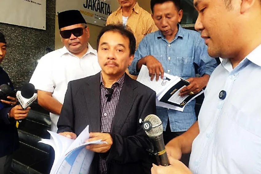 razman-sebut-kasus-tudingan-ijazah-palsu-jokowi-segera-p21-begini-respons-roy-suryo-bqn